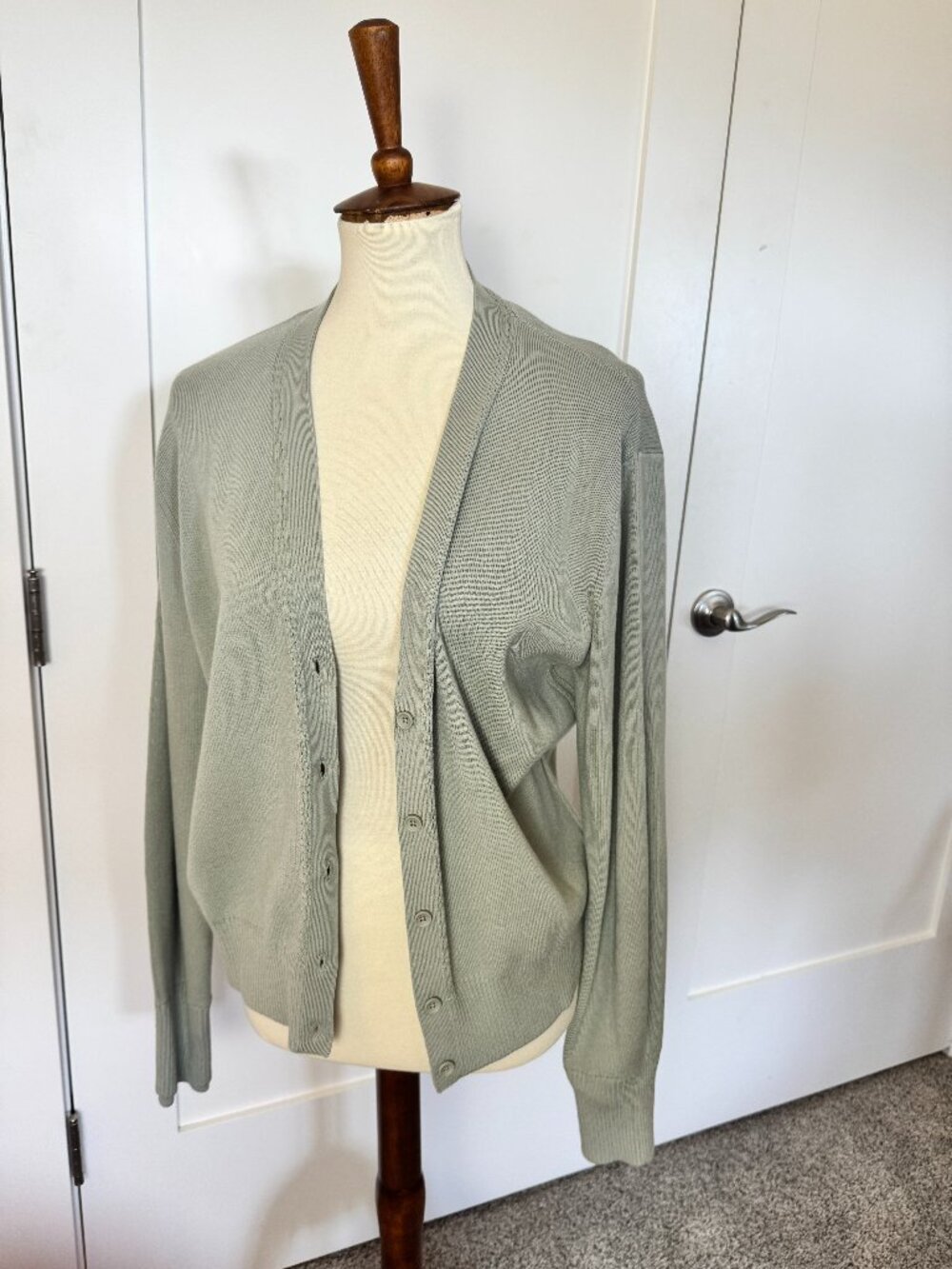 Athleta Restore Cardigan Sage Green V-Neck Button Front Sweater Large